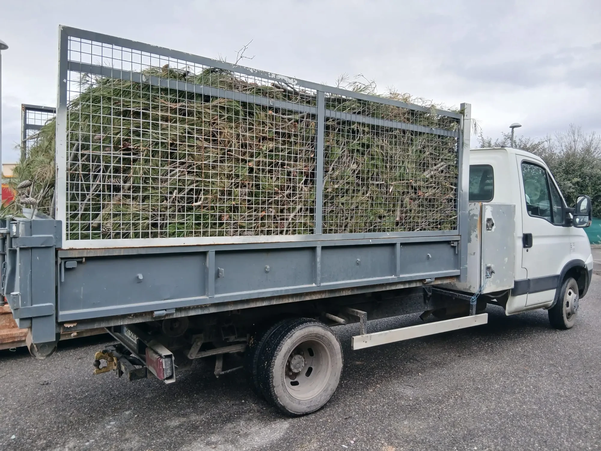 location benne végétaux à Manosque avec bennes de 3 à 30 m³ adaptées aux volumes de déchets verts
