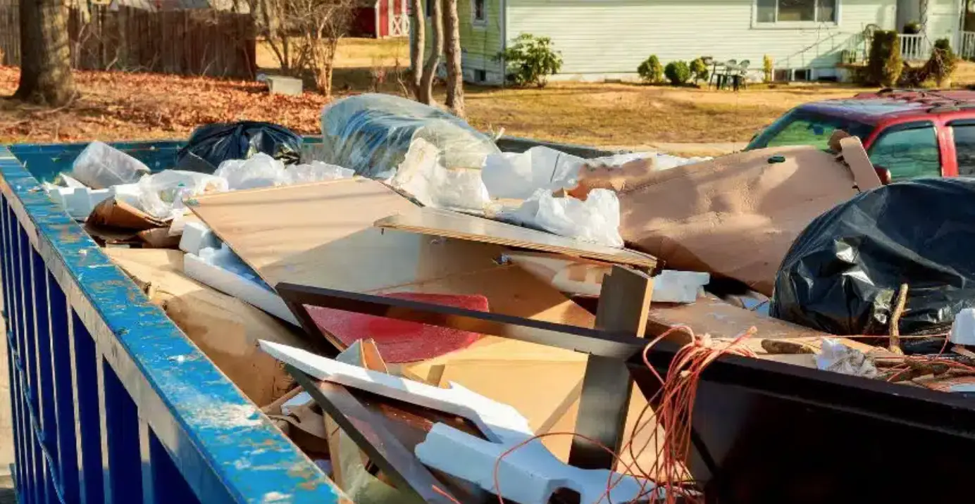 location benne vide grenier à Manosque avec bennes de 3 à 30 m³ adaptées aux volumes d’encombrants