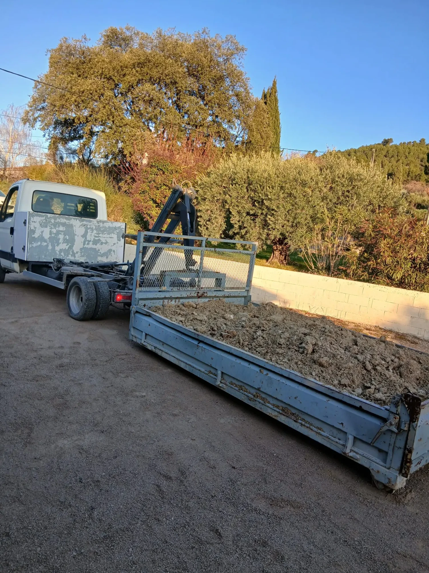 location benne gravat à Manosque avec bennes de 3 à 30 m³, volumes adaptés pour petits et grands travaux de chantier